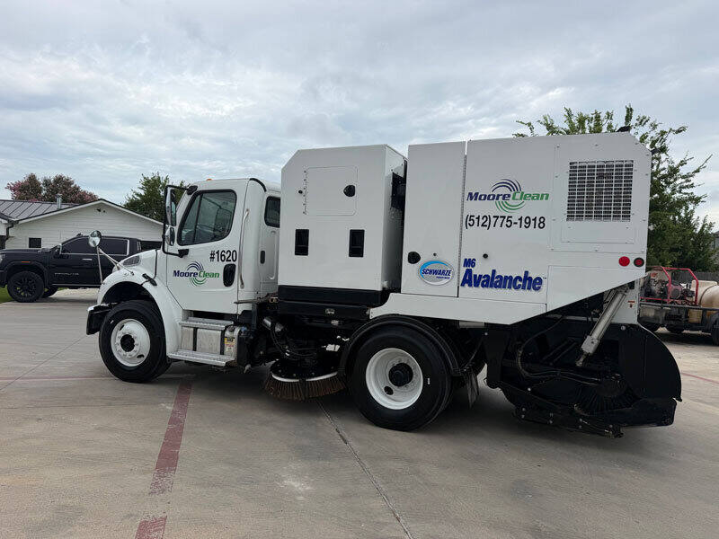 Moore Clean sweeper dispatched on a Houston route